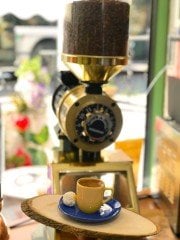 ODUN ATEŞİNDE KAVRULMUŞ TAZE ÇEKİLMİŞ TÜRK KAHVESİ